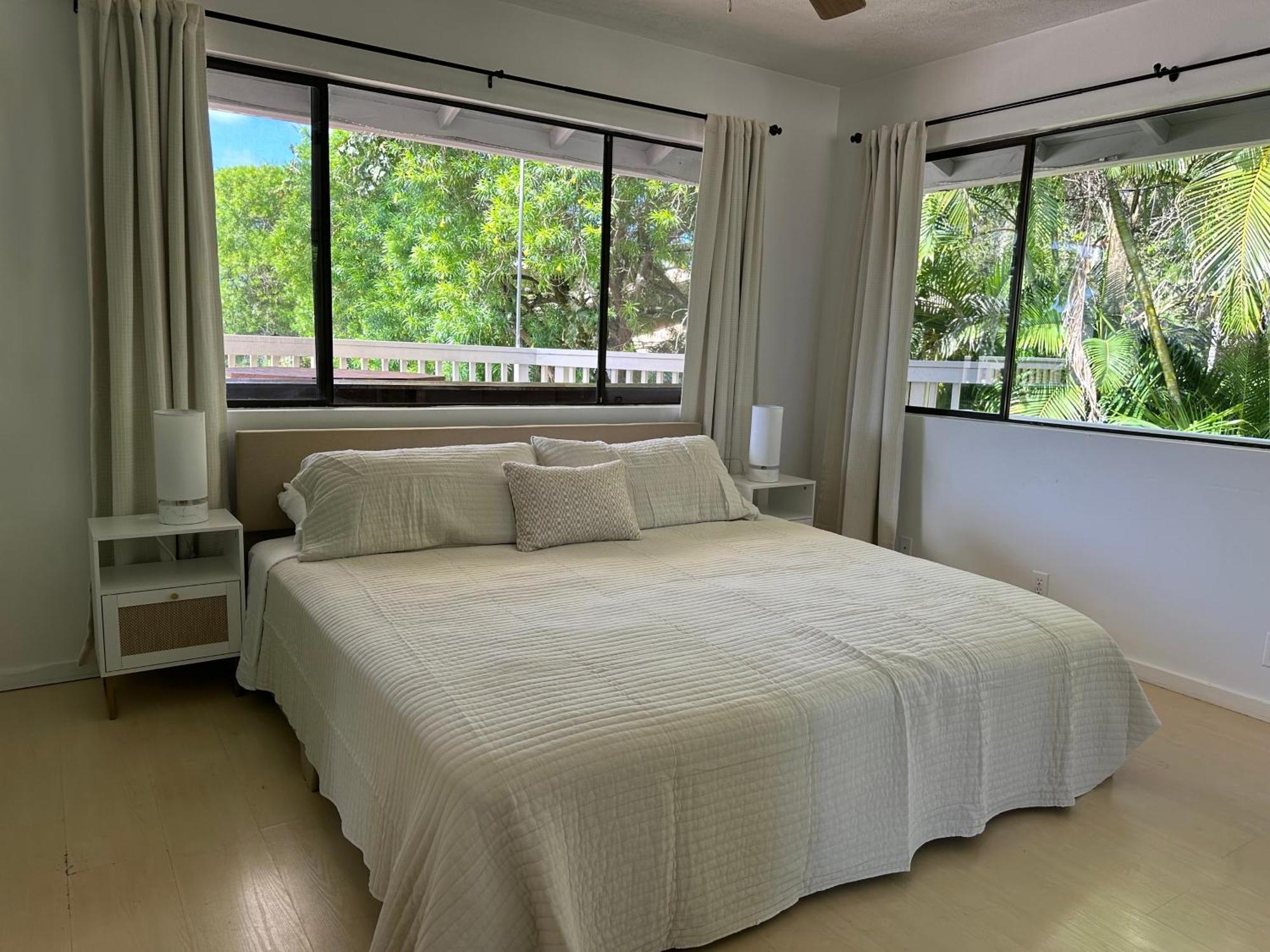 Location, And Recently Renovated * Haleiwa